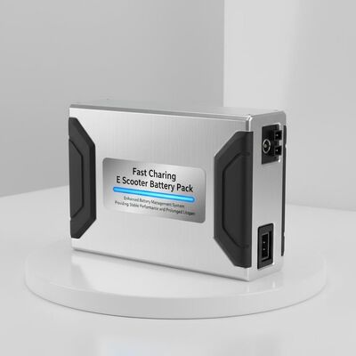 দ্রুত চার্জিং ই স্কুটার ব্যাটারি প্যাক উন্নত ব্যাটারি ম্যানেজমেন্ট সিস্টেম যা স্থিতিশীল কর্মক্ষমতা এবং বর্ধিত জীবনকাল সরবরাহ করে